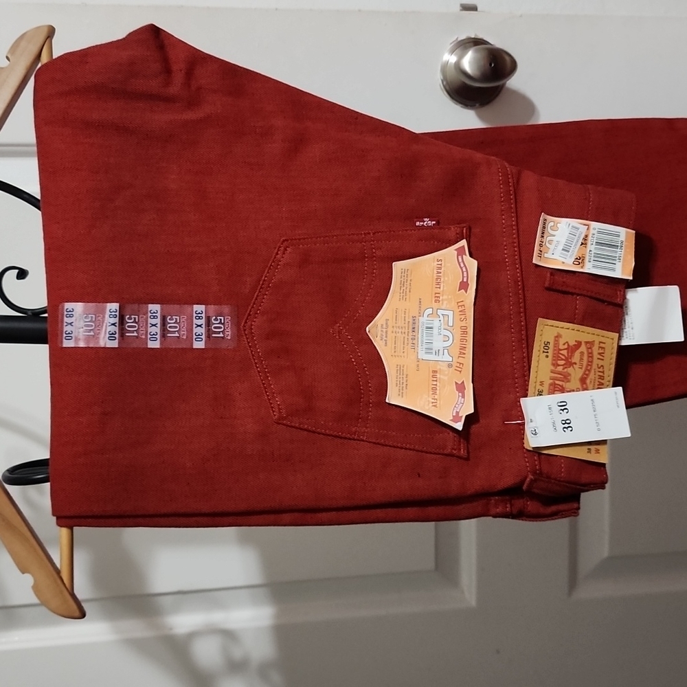 COPY - Men Levi jeans 38w X 30L Brick Red